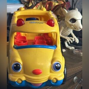 Fisher-Price Little People’s School Bus Toy - Bright Yellow Kids Toy